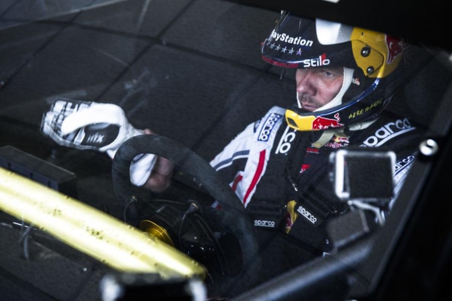  Peugeot 208 T16 with Sebastien Loeb 2013 года  (фото 7 из 13)